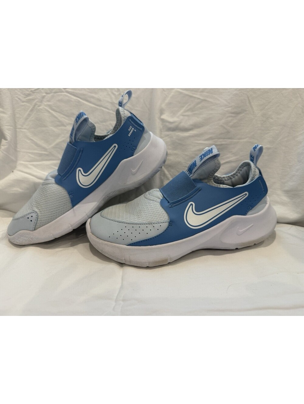 Nike Flex Runner 3 Blue Tint White-Blue Beyond Size 5.5Y Running Shoes - used